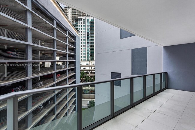 Building Photo - 1300 Brickell Bay Dr