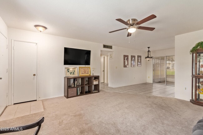 Building Photo - 13636 N Redwood Dr