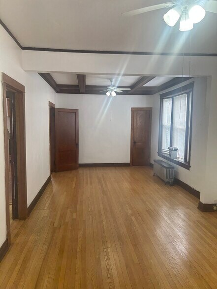 Building Photo - 2919 W Diversey Ave