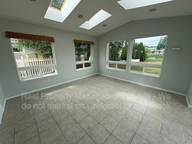 Building Photo - 8252 Cowichan Rd