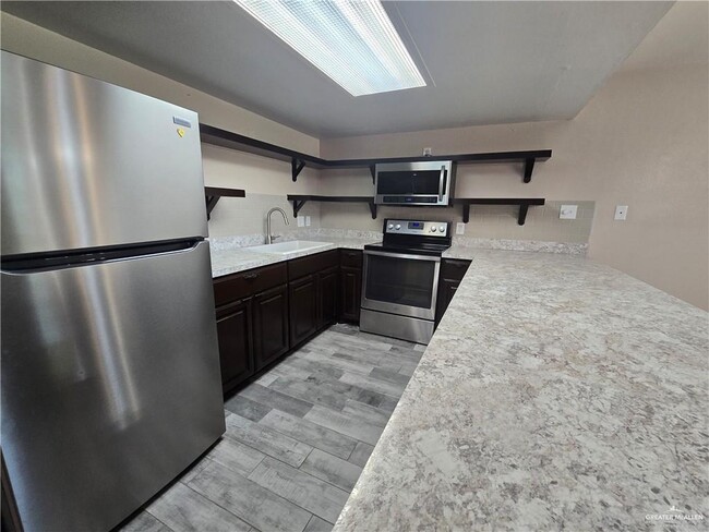 Building Photo - 33 Highland Park Ave