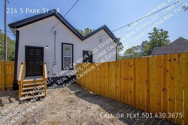 Building Photo - 214 S Park St