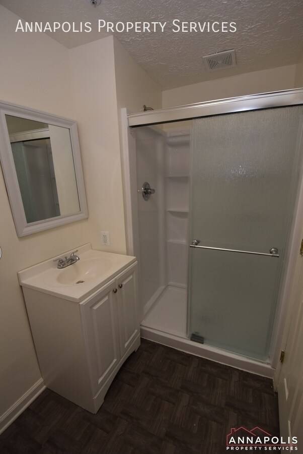 Building Photo - 806 Lilac Ct