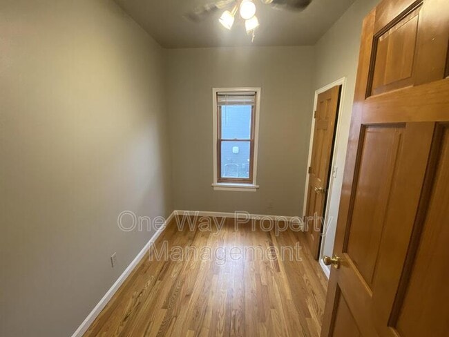 Building Photo - 321 3rd St