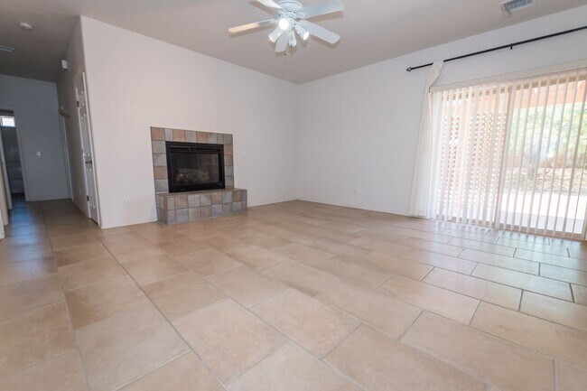 Building Photo - Large Corner Lot Home with 3 Bedrooms, 2 Baths, Central A/C, Washer & Dryer included!