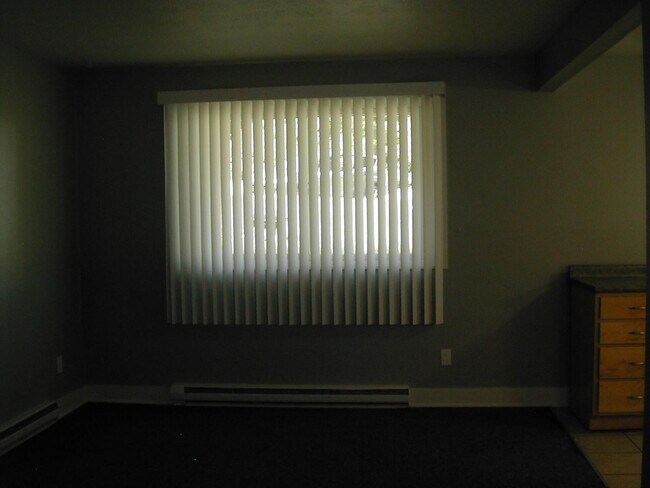 Building Photo - 249 Brookridge Ct