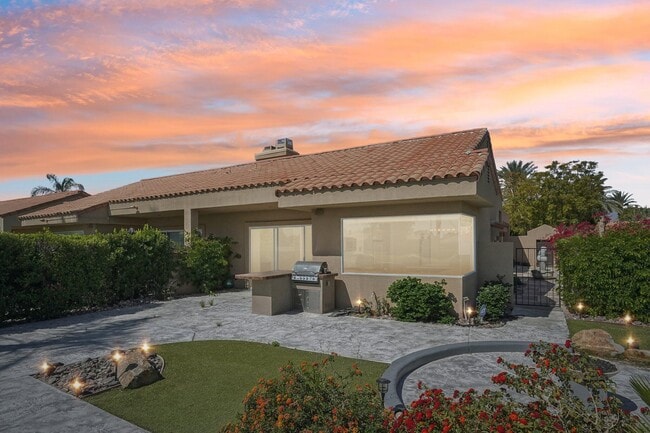 Building Photo - 48 Oak Tree Dr