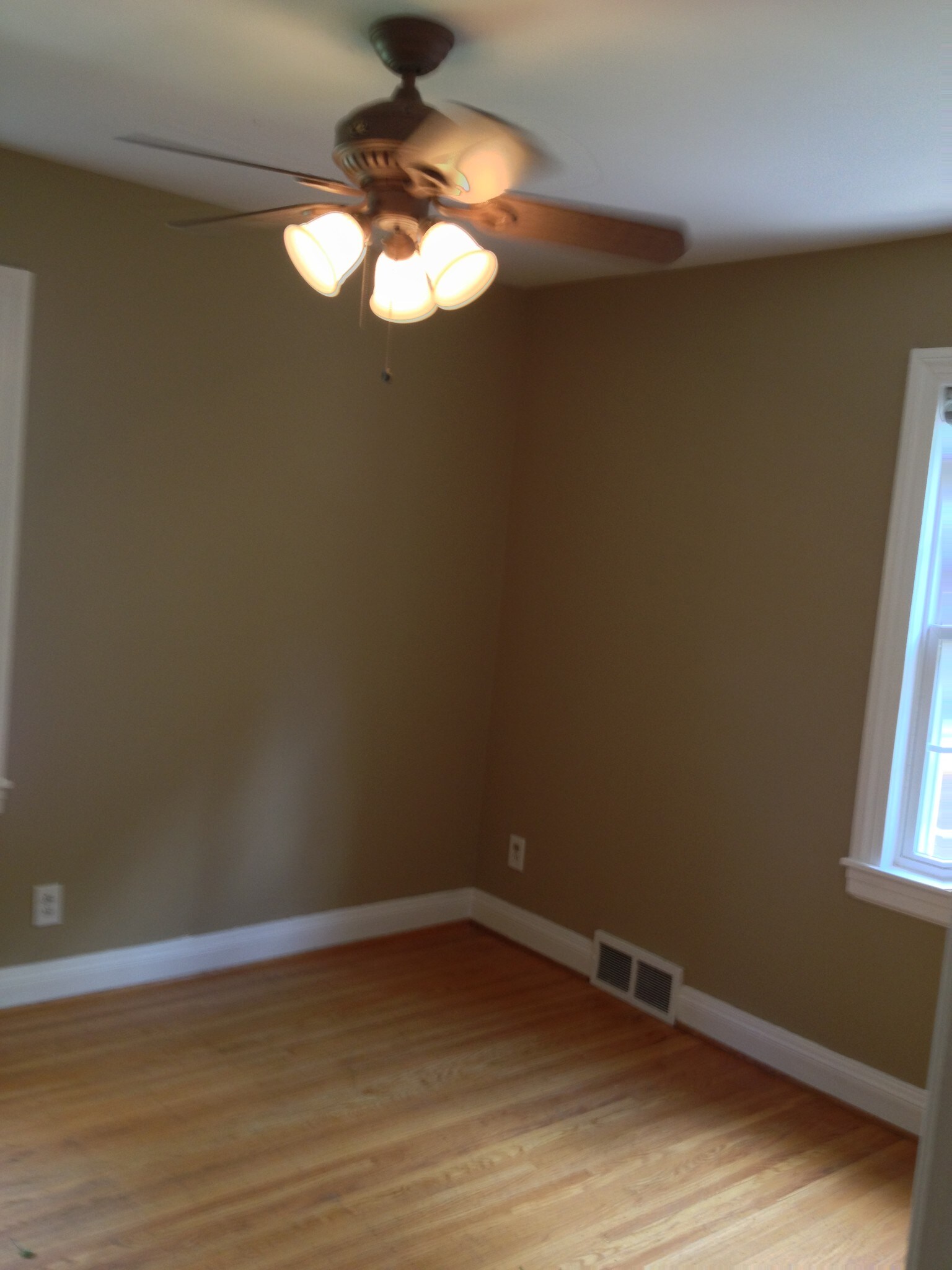 Building Photo - 2229 Tyler Ln