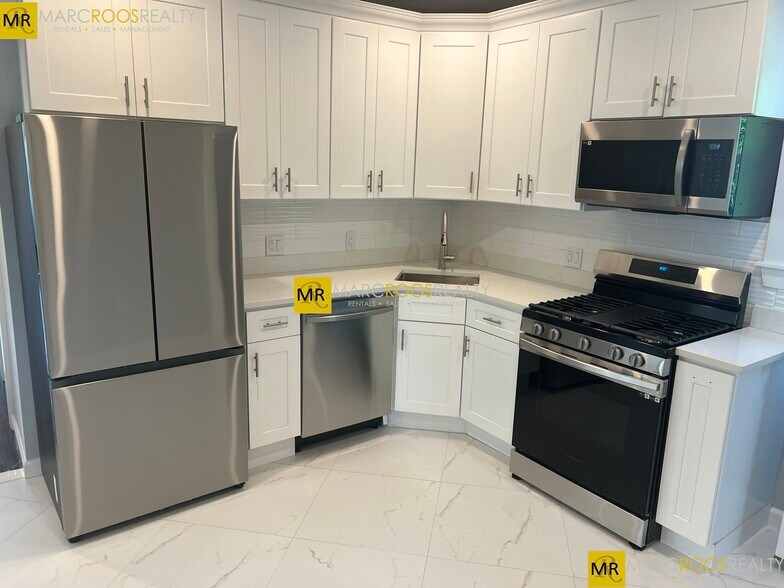 Building Photo - 31-33 Raymond Ave. Unit 33-2