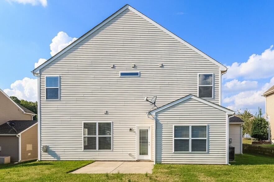Building Photo - 5721 Verrazano Dr