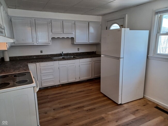 Building Photo - 670 Cleveland St