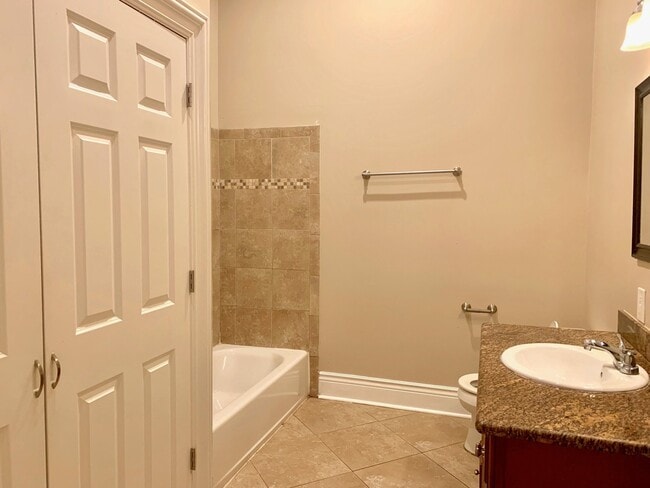 Building Photo - 3028 Cleveland Ave