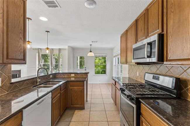 Building Photo - 2372 Paradise Ridge Dr