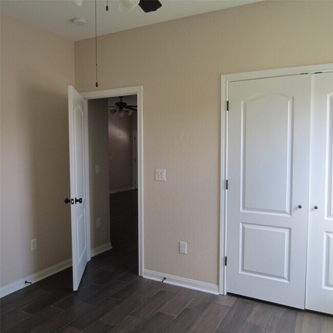 Building Photo - 23431 Hill Rd