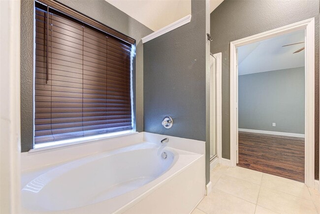 Building Photo - 7210 Chasegrove Ln