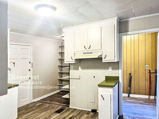 Building Photo - 2649 Brookwood Dr