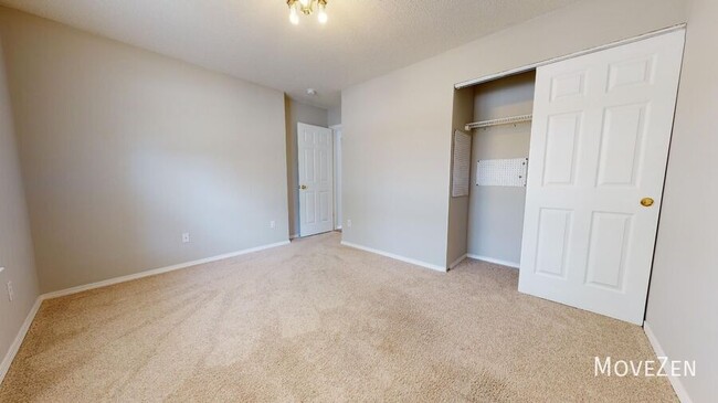 Building Photo - 6032 Saybrooke Dr