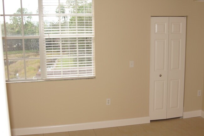 Building Photo - 5500 Bentgrass Dr