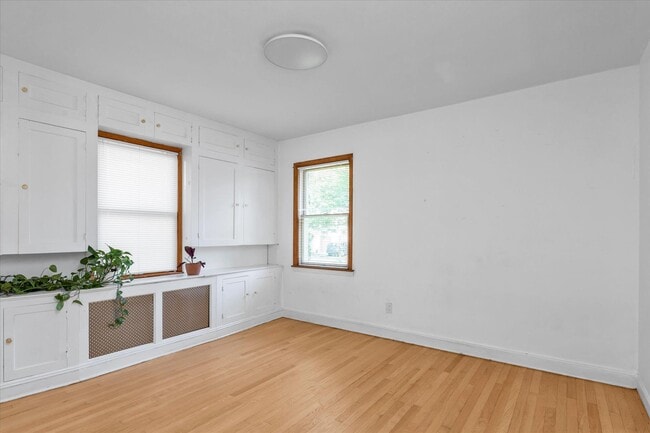 Building Photo - 18 Hathaway Dr