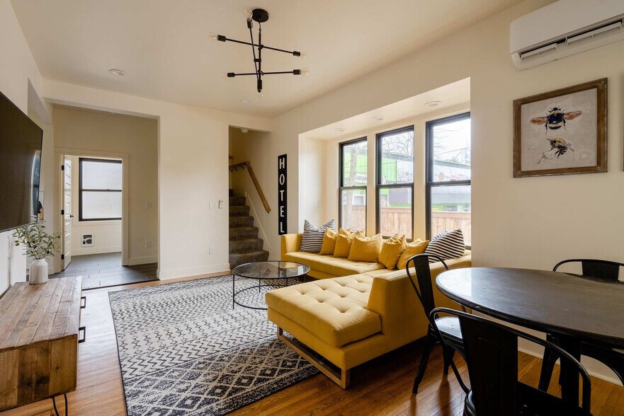 Primary Photo - 3324 SE 24th Ave