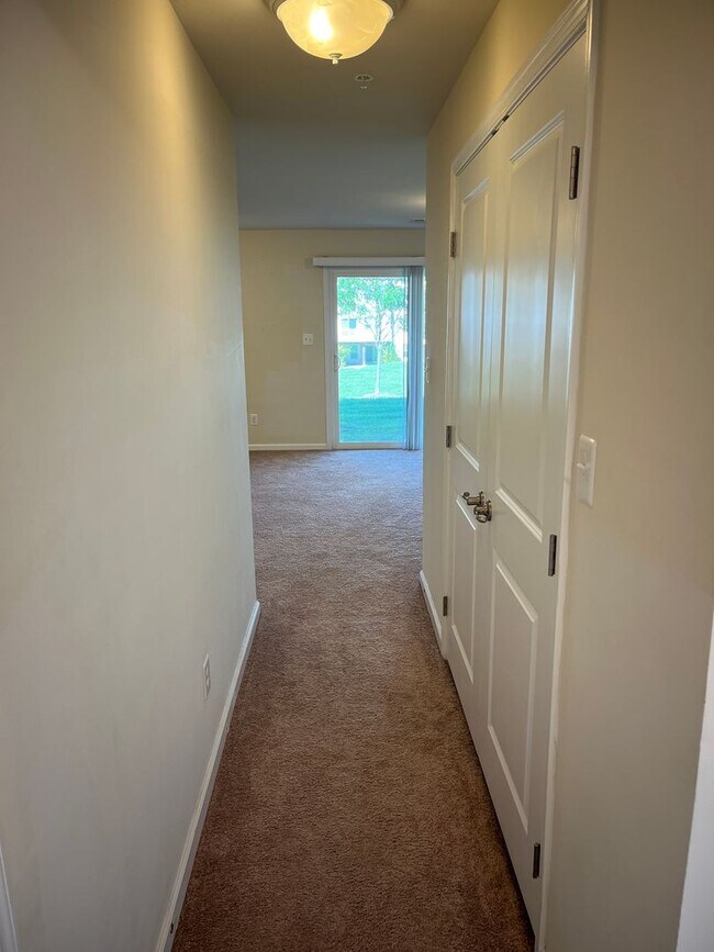 Building Photo - 1253 Elderslie Ln