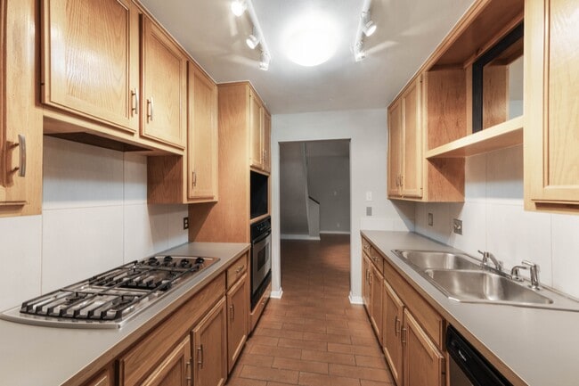Building Photo - 6504 Cat Creek Trail