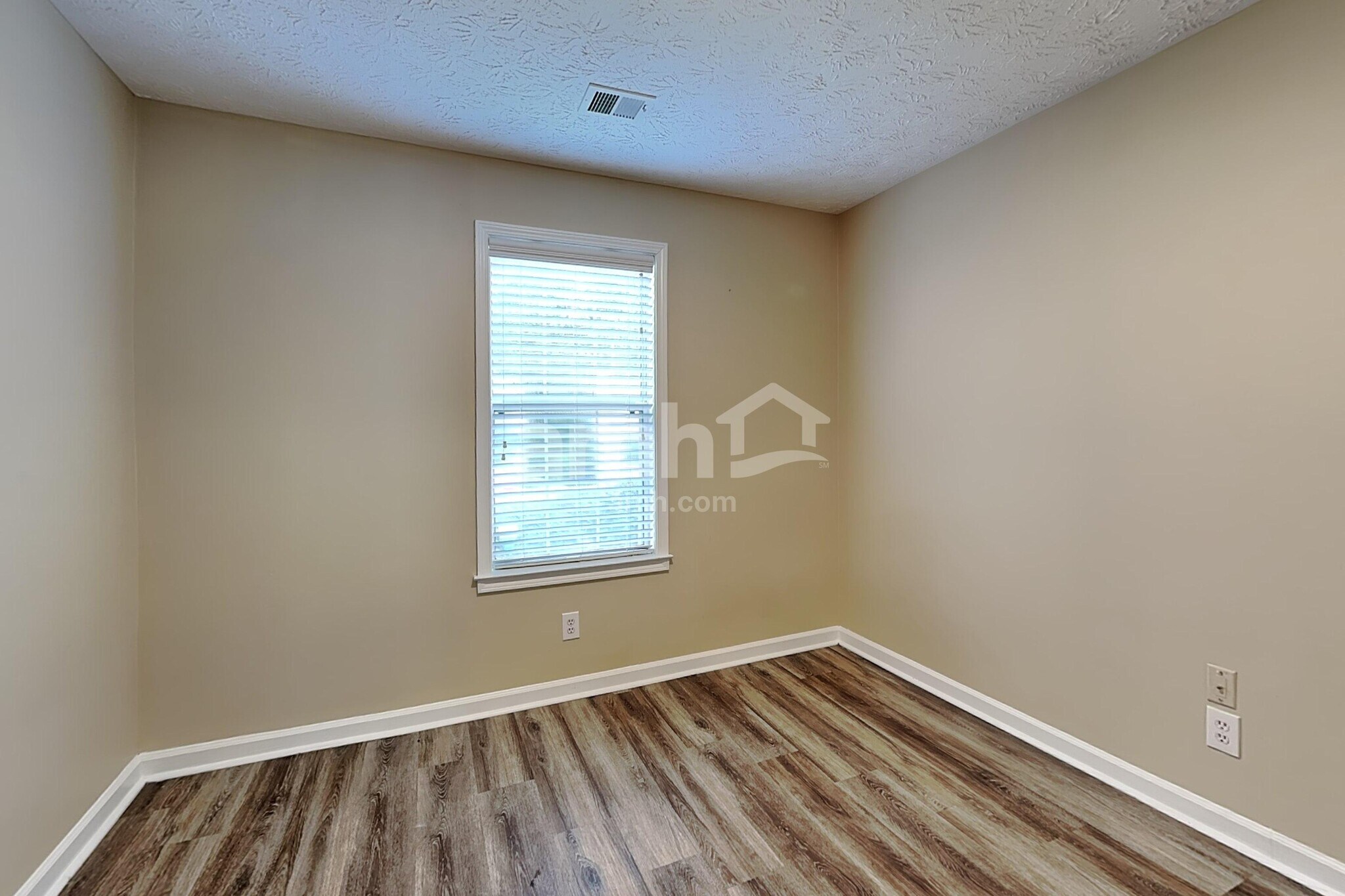 Building Photo - 2510 Baysridge Dr NW