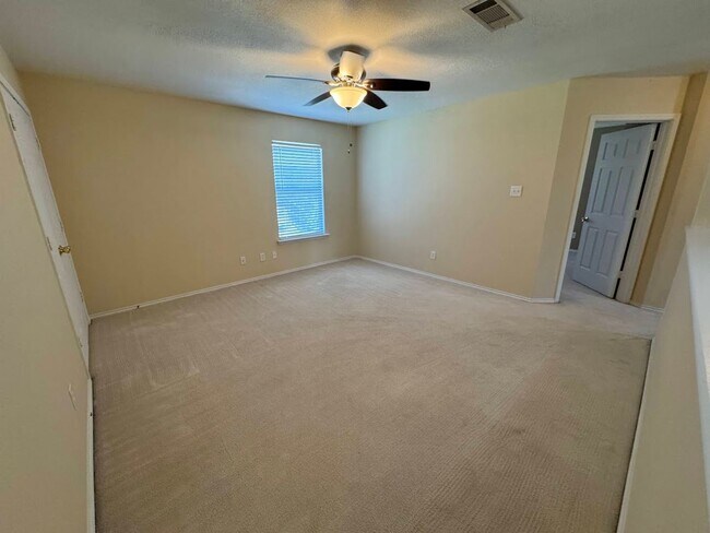 Building Photo - 217 Tepee Dr