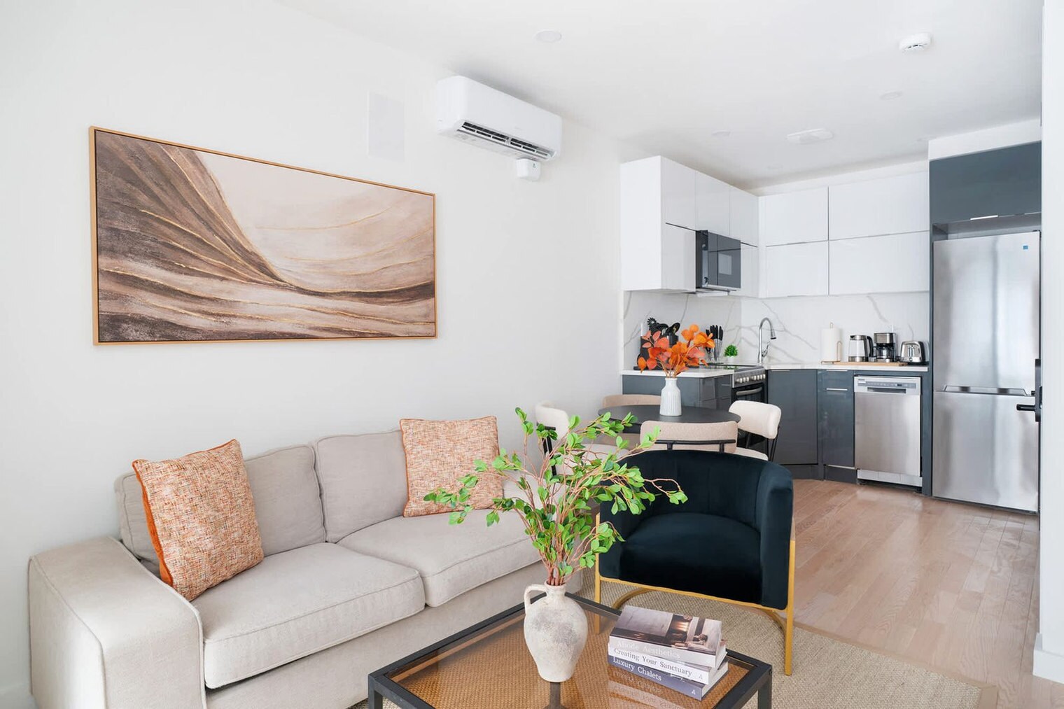 Building Photo - 347 E 78th St