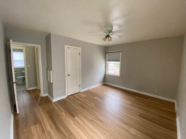 Main bedroom - 2030 N 86th St