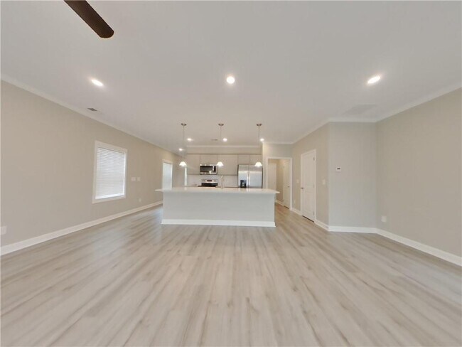 Building Photo - 112 E Rdg Wy