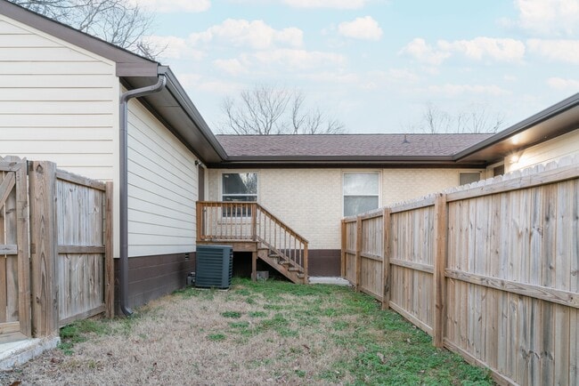 Building Photo - 118 Stewarts Ferry Pike