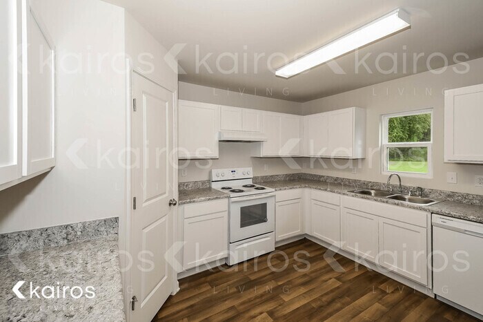 Building Photo - 2583 Catalina Ct