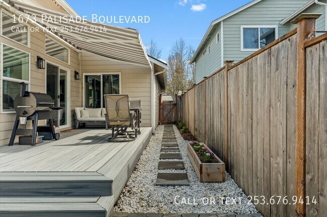 Building Photo - 1673 Palisade Blvd
