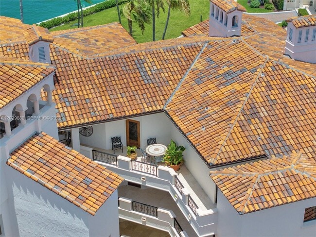Building Photo - 2244 Fisher Island Dr