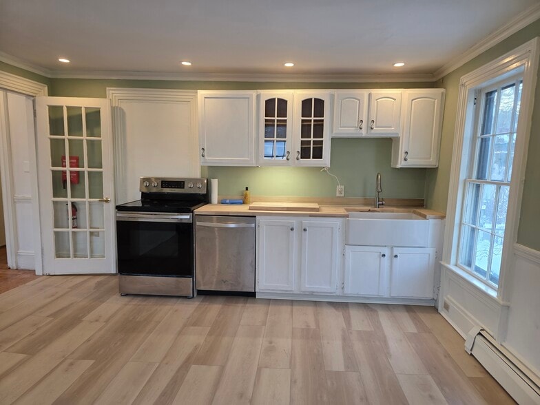 Building Photo - 21 Cleaves St