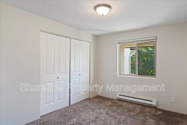 Building Photo - 2607 N Lancaster Dr
