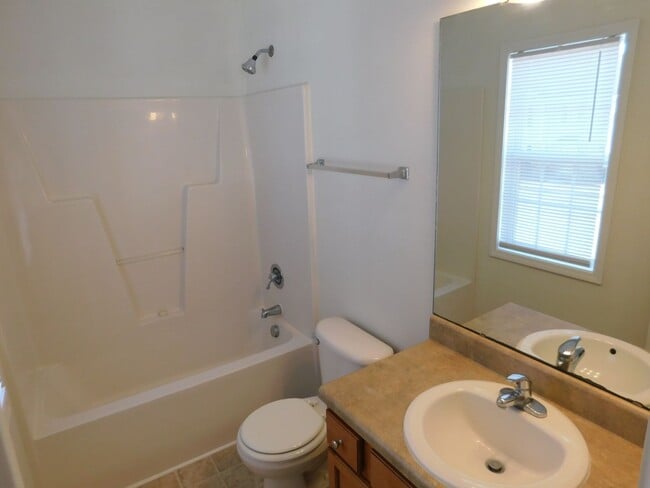 Building Photo - Townhouse Located Conveniently Near Base