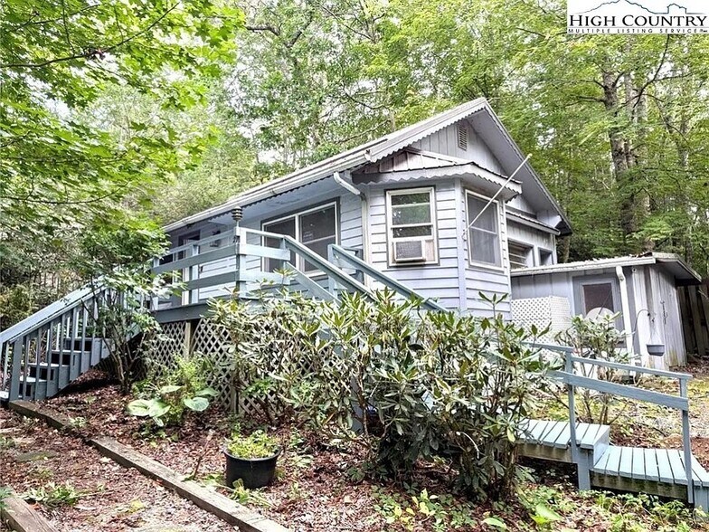 Primary Photo - 252 Trillium Rd