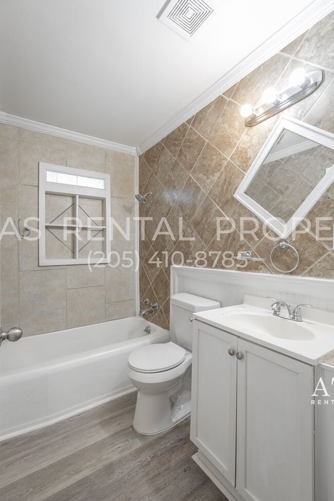 Building Photo - Renovated 2BR Gem in Chattanooga – Affordable & Stylish!