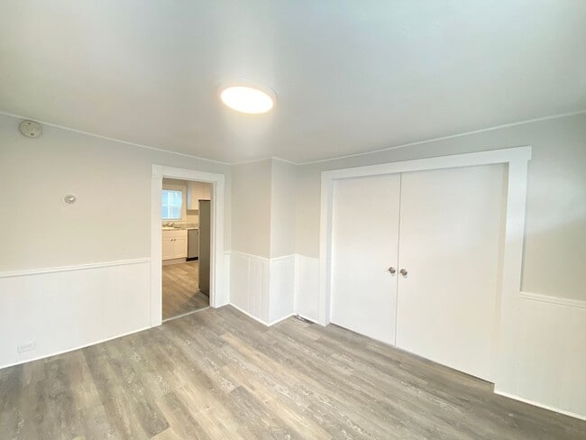 Building Photo - 8 Parkinson Ct