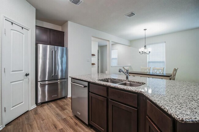 Building Photo - 227 Outlaw Dr