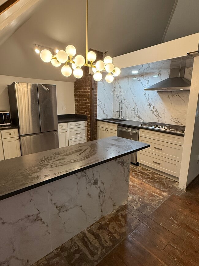 Building Photo - 214 Arlington Ave