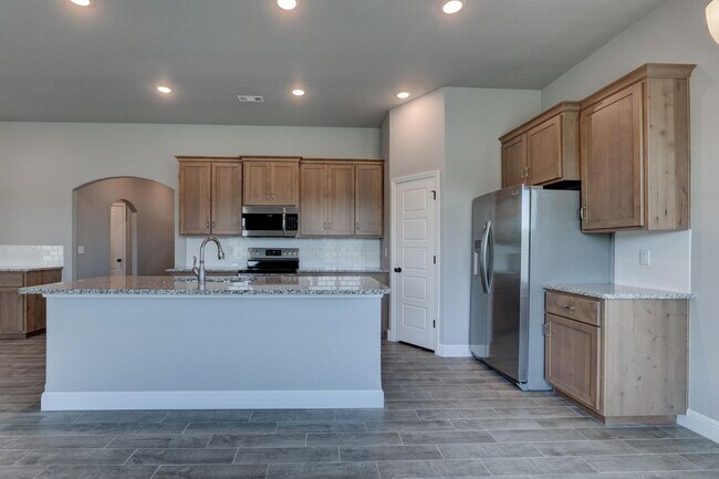 Building Photo - 802 Delaney Dr