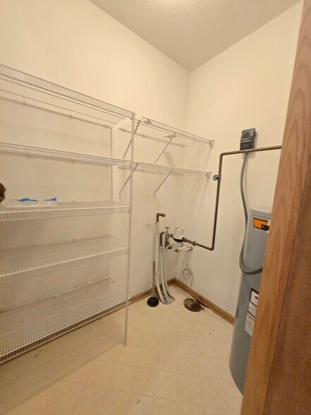 Building Photo - 950 67th St