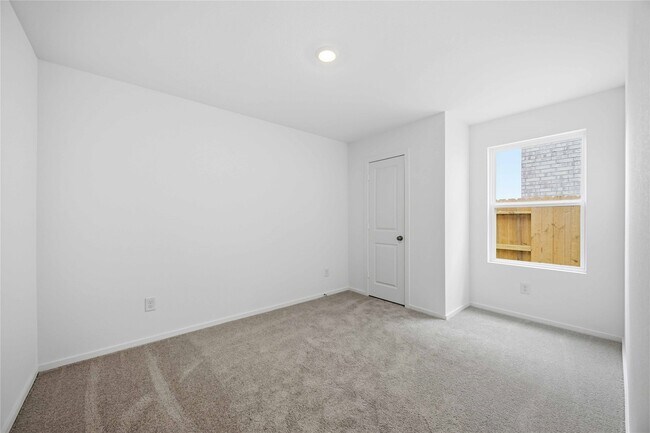 Building Photo - 16842 Spotted Oak Dr