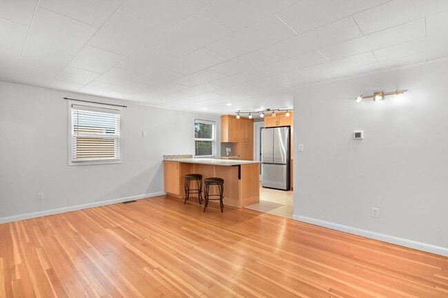 Building Photo - Welcome Home to Comfort and Charm in Blaine, WA!