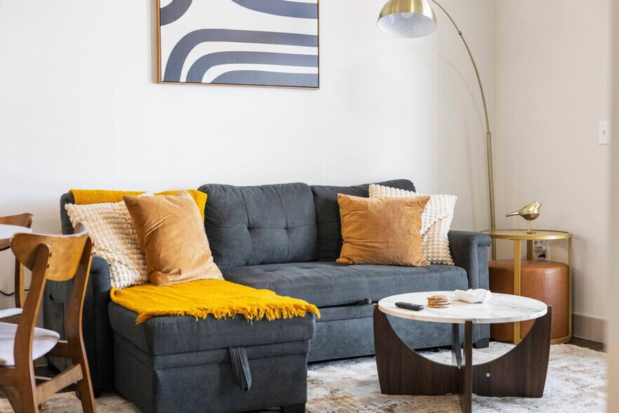 Building Photo - 10550 N Central Expy