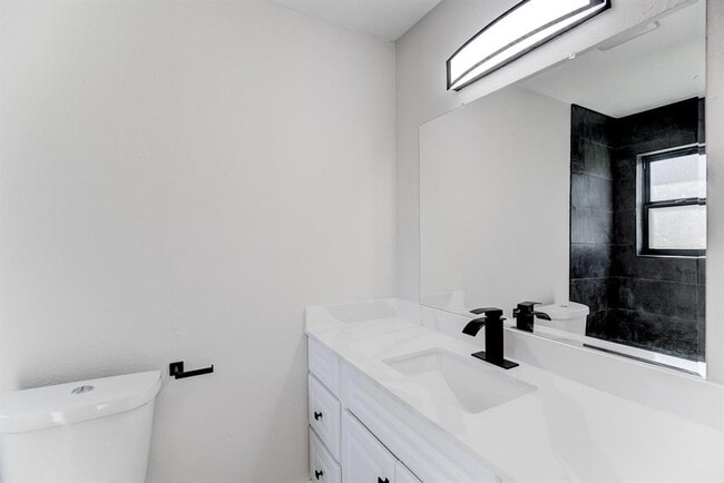 Building Photo - 207 Betral St