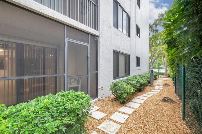 Building Photo - 3525 S Ocean Blvd
